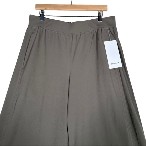LULULEMON Stretch Woven Wide Leg High Rise Crop Pant in nomad - Picture 8 of 12